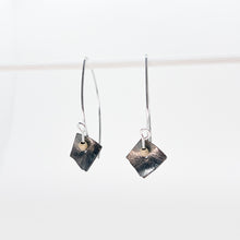 Load image into Gallery viewer, Oxidized Copper Petal Earrings No.1