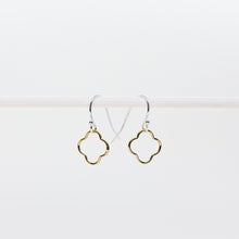 Load image into Gallery viewer, Petite Gold Flower Earrings