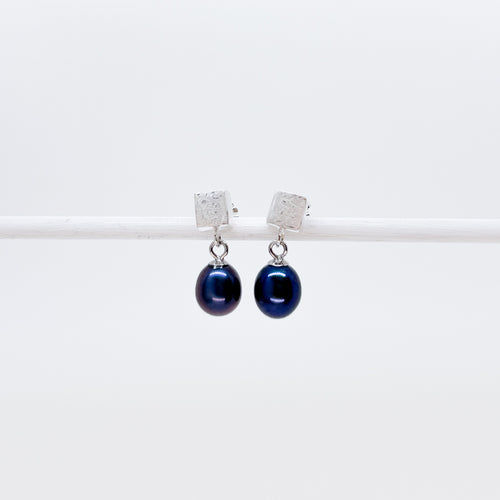 Black Pearl Cube Studs Earrings