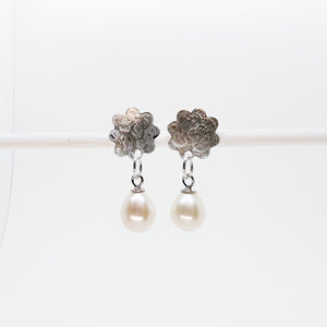 Flower Scribbled Disc Dangle Stud Earrings