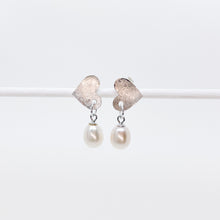 Load image into Gallery viewer, Heart Scribbled Disc Dangle Stud Earrings