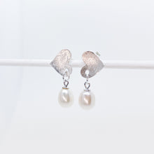 Load image into Gallery viewer, Heart Scribbled Disc Dangle Stud Earrings