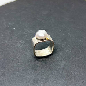 Mabé Pearl & Gold Ring Wide Square Stacking Ring