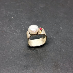 Mabé Pearl & Ruby Wide Square Ring