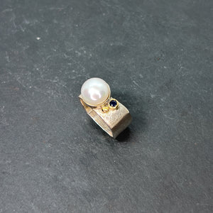 Mabé Pearl & Blue Sapphire Wide Square Ring